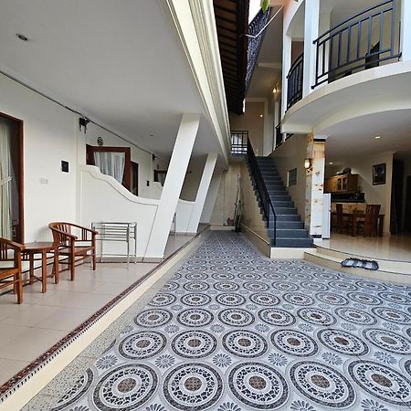 Tegalsari Guest House Canggu Экстерьер фото